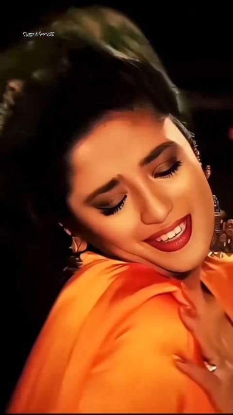 Dhak Dhak Karne Laga